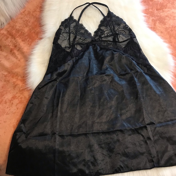 Adorn Love ⚜️ Black Lace Criss Cross Back Chemise - Picture 2 of 8